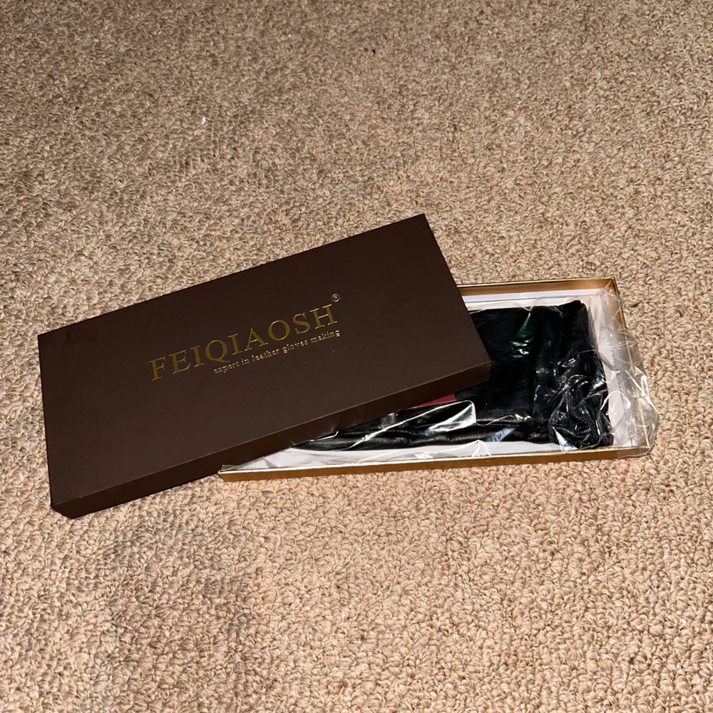 Feiqiaosh leather gloves